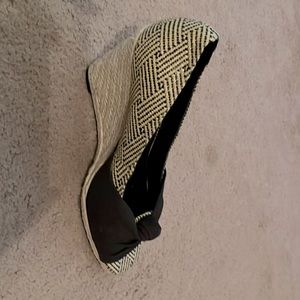 Kelly & Katie  Black Woven Peep Toe Espadrille Wedge Size 8.5